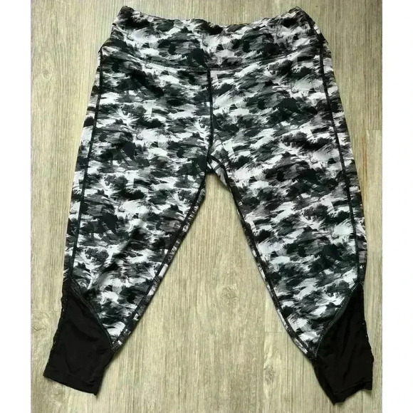 Pro Player Pants - Pro Player | Women’s Athletic Yoga Capri Leggings | Large